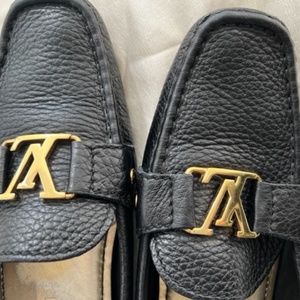 Louis Vuitton Leather Black Size 39